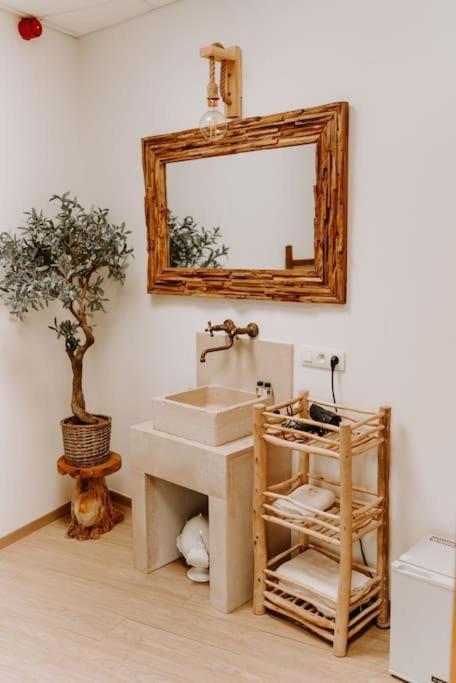 Suite De Charme Avec Jacuzzi Et Cabine Infrarouge Tubize ภายนอก รูปภาพ